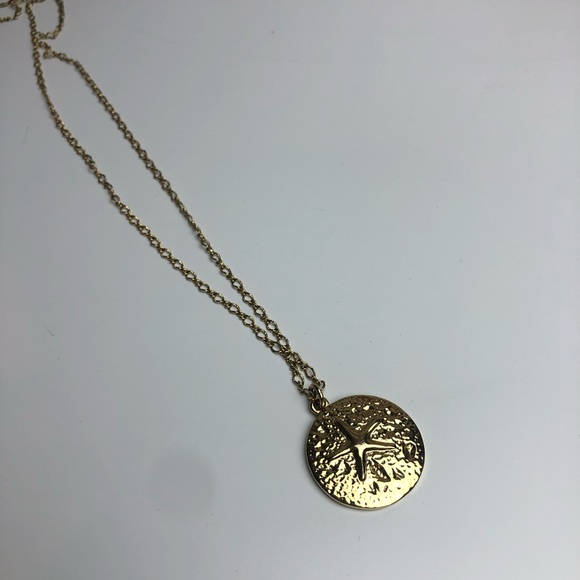 🍒J. Crew Gold Starfish Pendant Necklace - Picture 3 of 3